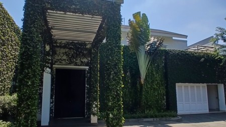 Disewa rumah bagus dan mewah 2 tingkat di Cilandak ,dekat ke MRT cipete