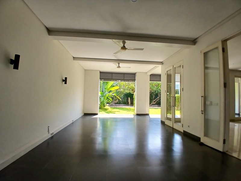 Disewa rumah bagus dan mewah 2 tingkat di Cilandak ,dekat ke MRT cipete