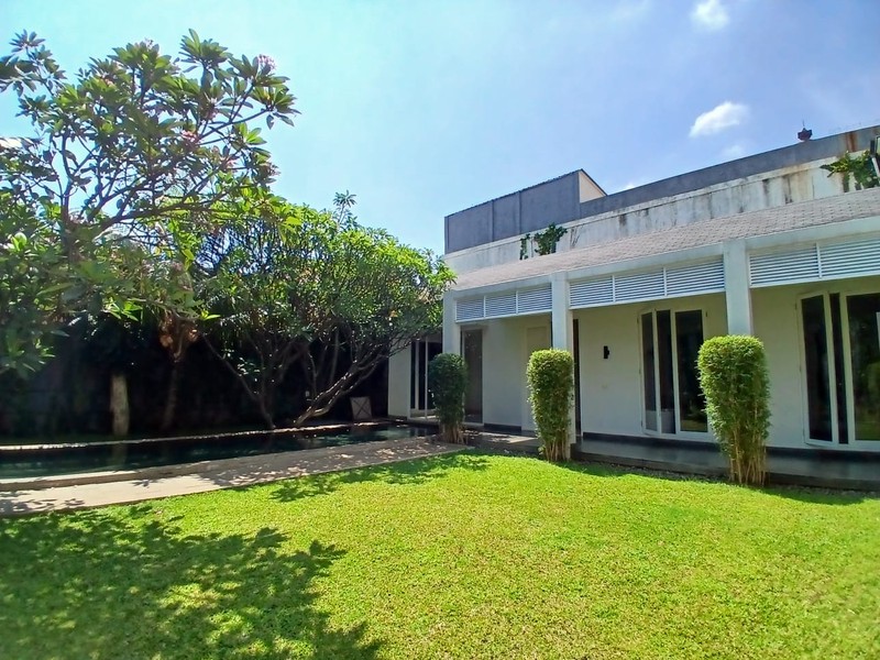 Disewa rumah bagus dan mewah 2 tingkat di Cilandak ,dekat ke MRT cipete