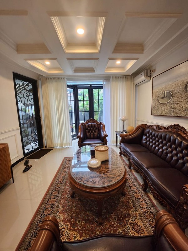 Dijual Rumah Luas & Asri di Bintaro Sektor 3A, Tangerang Selatan