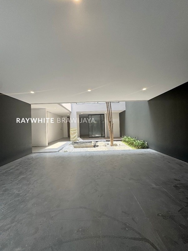 Brand New House Modern Area Kemang Dalam Timur