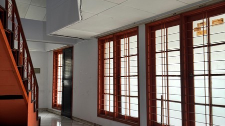 DISEWA RUMAH JALAN CILILIN KEBAYORAN BARU JAKARTA SELATAN