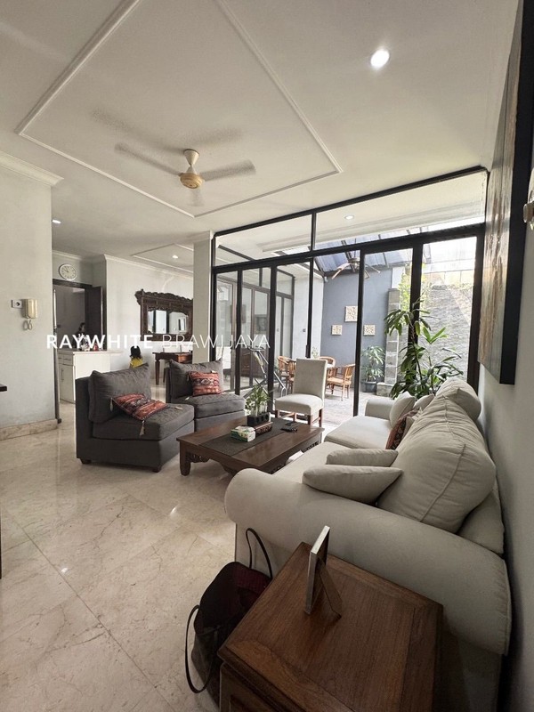 Townhouse Siap Huni Lingkungan Tenang Area Ampera Kemang