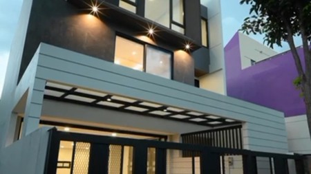 Dijual Rumah Baru Citraland Greenwood Surabaya NEW modern Mewah MARMER GRANITE  garasi Carport masuk 4 Mobil LUAS