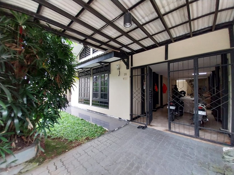 Rumah Luas di Perumahan Cinere - Siap Huni & Lokasi Nyaman