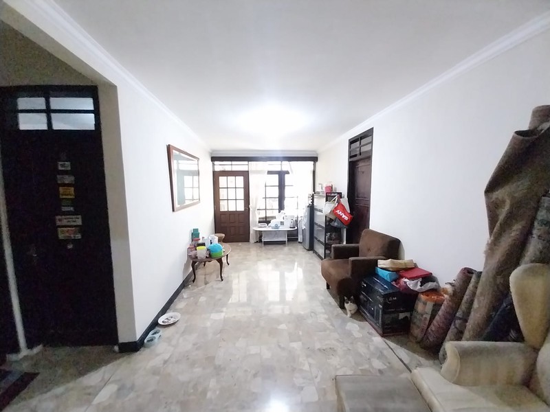 Rumah Luas di Perumahan Cinere - Siap Huni & Lokasi Nyaman