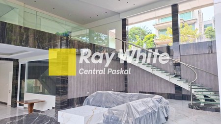 Rumah Villa di Dago Bandung