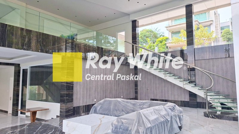 Rumah Villa di Dago Bandung