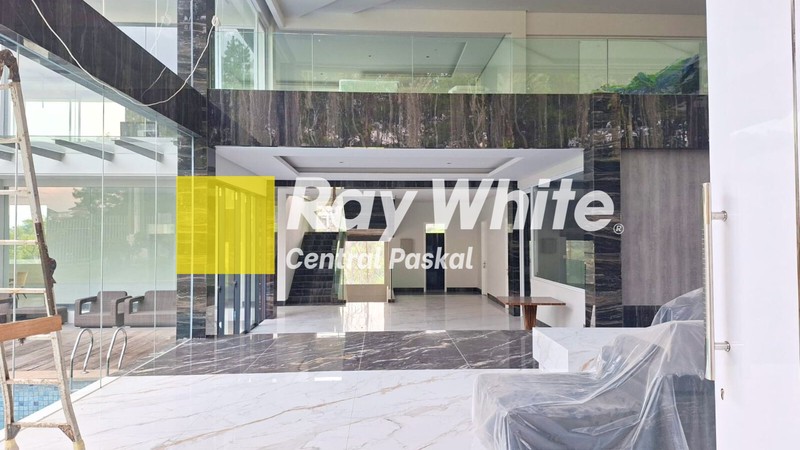 Rumah Villa di Dago Bandung