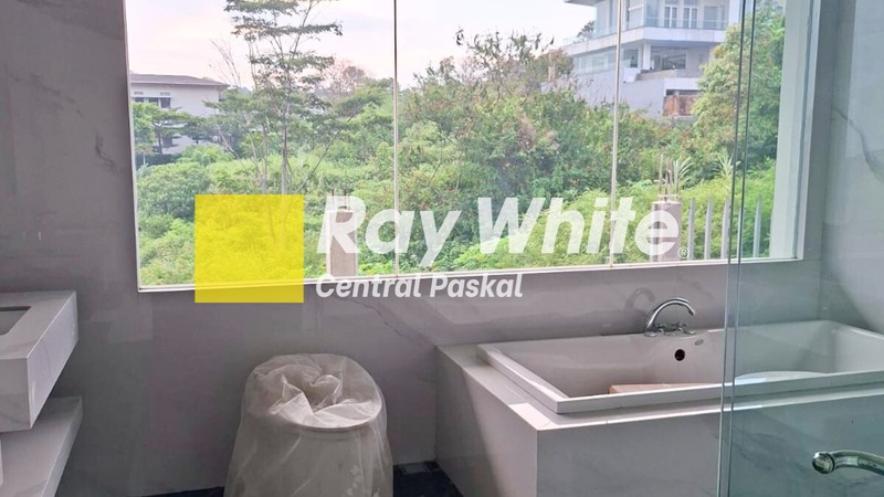 Rumah Villa di Dago Bandung