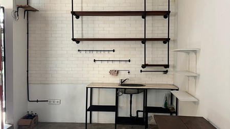  Rumah Cocok Untuk Kantor di Cilandak Barat