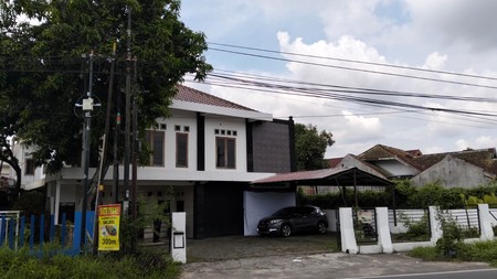 Disewakan Ruko Besar 2 Lantai di Baturetno, Bantul , Cocok untuk Klinik/Kantor