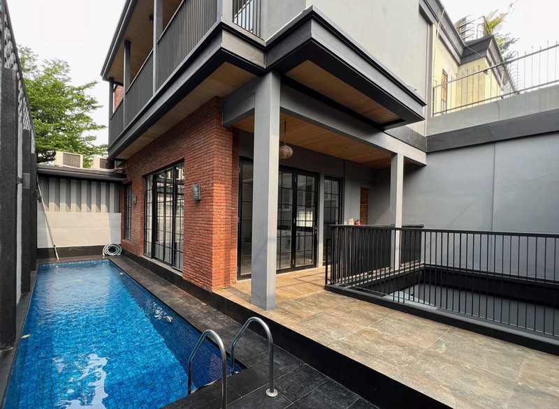DIJUAL RUMAH TOWNHOUSE DI JALAN ASEM CIPETE (TAMARIND LOFTS)