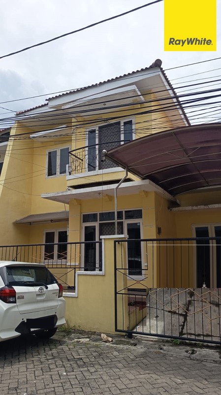 Disewakan Rumah 2 lantai di Lebak Indah Mas Surabaya