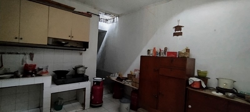 Rumah 1 lantai jalan besar di Pemandangan, Gunung Sahari