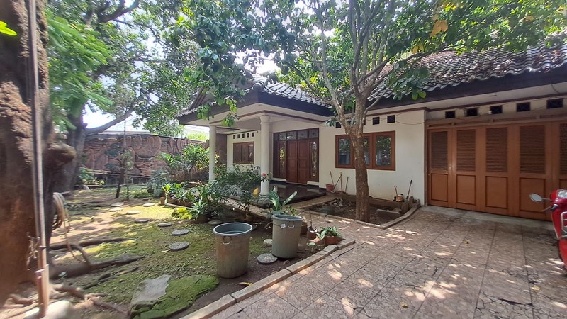 Rumah Luas Tanah 375 m2 di Jagakarsa - Lokasi Strategis