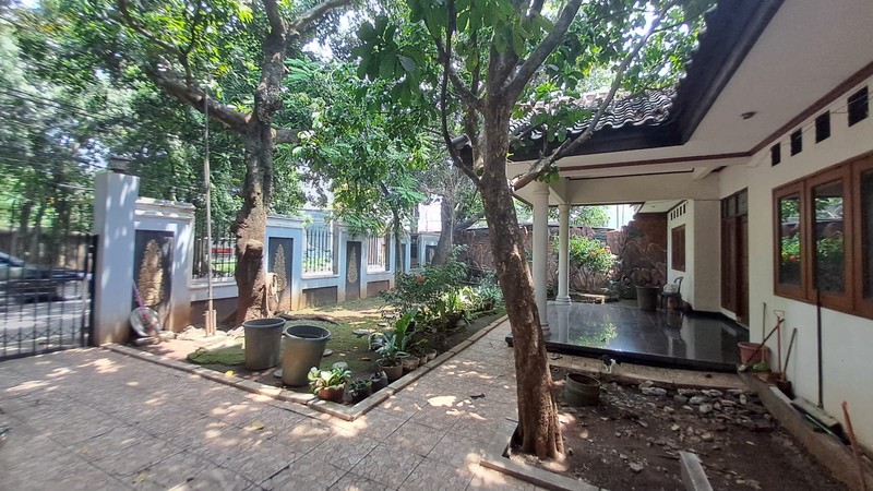 Rumah Luas Tanah 375 m2 di Jagakarsa - Lokasi Strategis