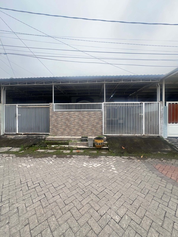 Dijual Rumah Griya Kencana Asri, Surabaya Lingkungan tenang dan nyaman; siap huni