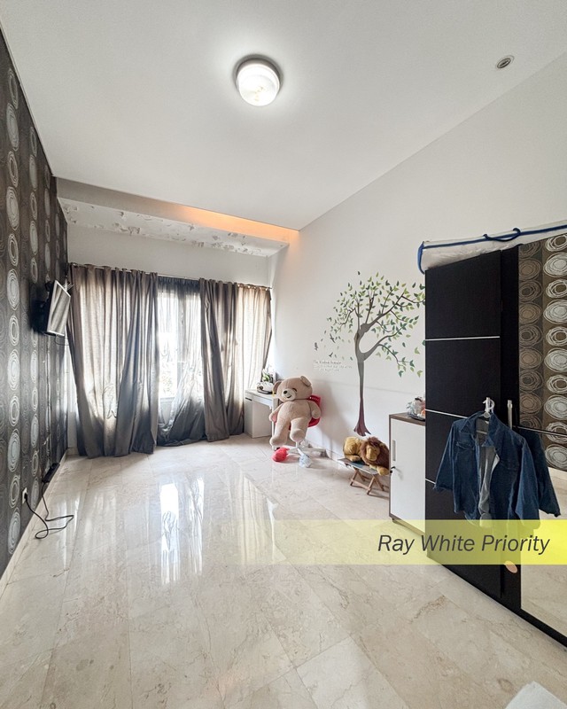 RUMAH MODERN SIAP HUNI DI BINTARO JAYA, TANGERANG SELATAN