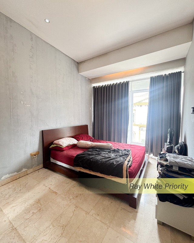 RUMAH MODERN SIAP HUNI DI BINTARO JAYA, TANGERANG SELATAN