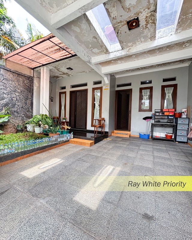  RUMAH MINIMALIS SIAP HUNI DI KOMPLEK BILLYMOON DUREN SAWIT, JAKARTA TIMUR