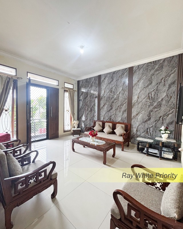  RUMAH MINIMALIS SIAP HUNI DI KOMPLEK BILLYMOON DUREN SAWIT, JAKARTA TIMUR