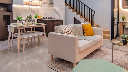 Rumah 3 Lantai The Astelia Bintaro Blok B2 di Jurangmangu - Pondok Aren - Tangerang Selatan