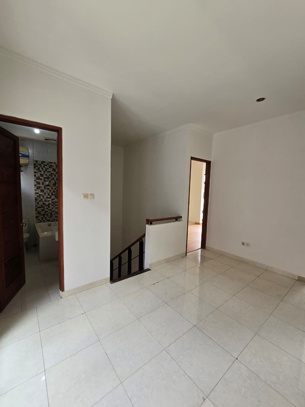 Rumah 2 Lantai Siap Huni dengan Hunian Nyaman dan Asri @Bintaro Sektor 9
