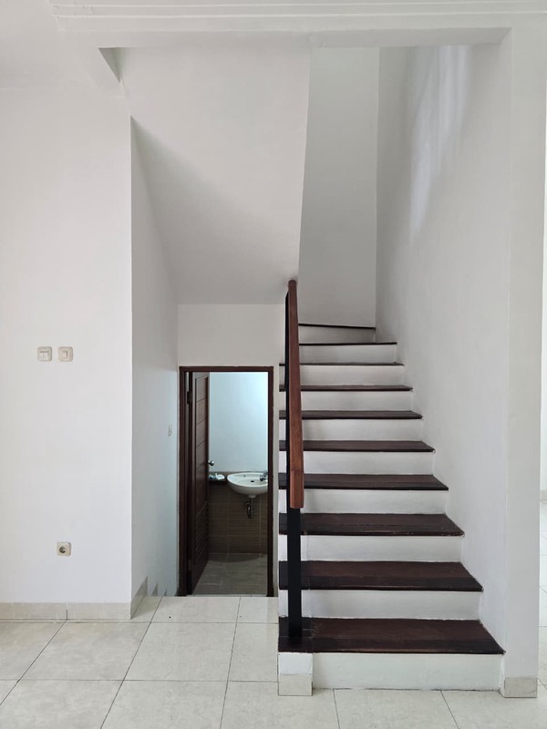 Rumah 2 Lantai Siap Huni dengan Hunian Nyaman dan Asri @Bintaro Sektor 9