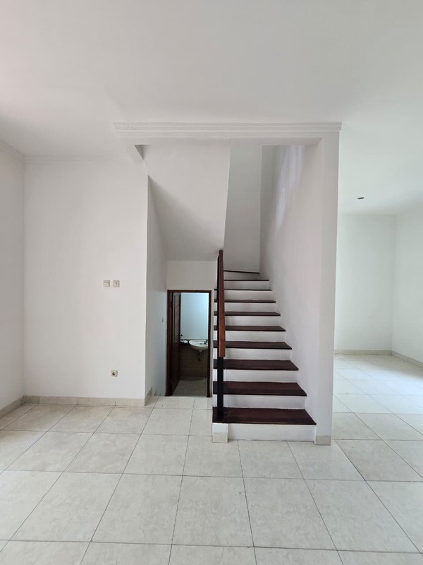 Rumah 2 Lantai Siap Huni dengan Hunian Nyaman dan Asri @Bintaro Sektor 9
