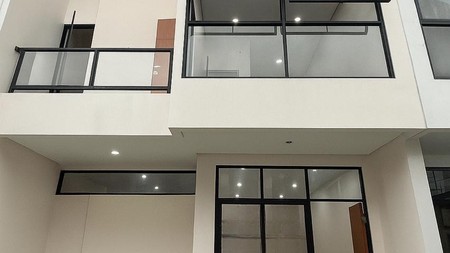 Rumah Cantik 2 Lantai di Ciputat Siap Huni dengan 3 KT dan 2+1 KM sudah SHM@Ciputat.