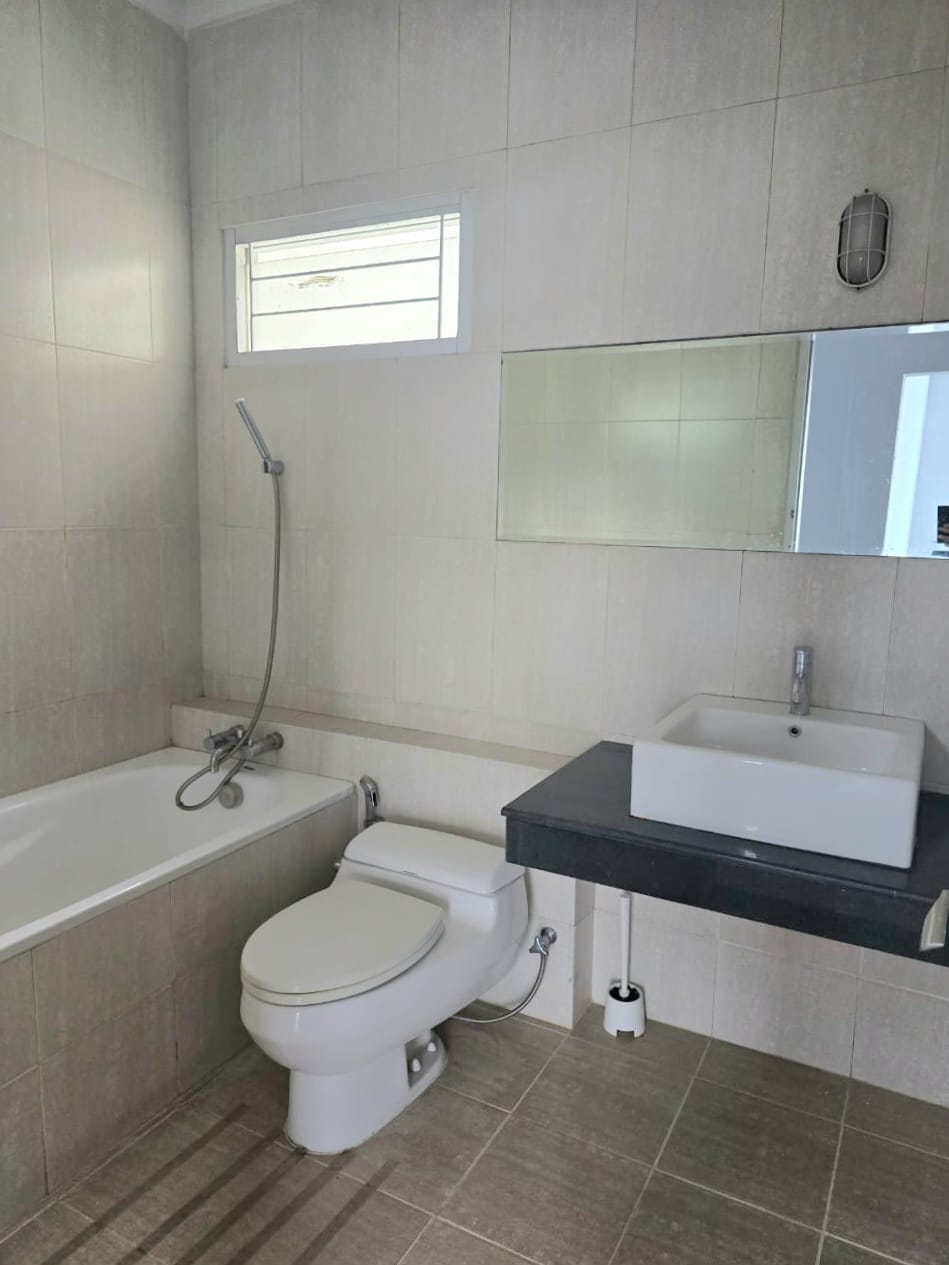 Rumah Modern Split Level Kebayoran Terrace Bintaro Sektor 7 Tangerang Selatan