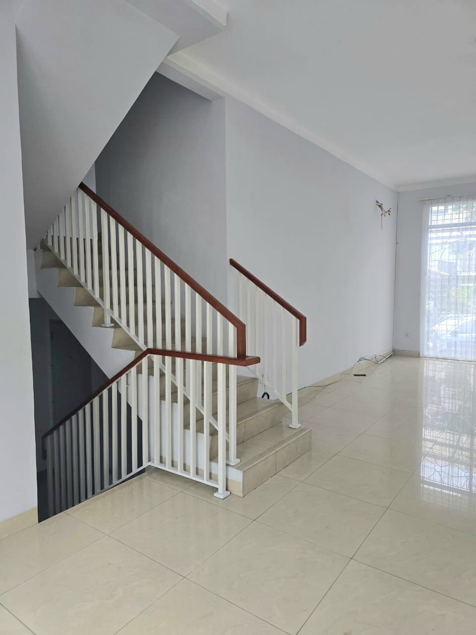 Rumah Modern Split Level Kebayoran Terrace Bintaro Sektor 7 Tangerang Selatan
