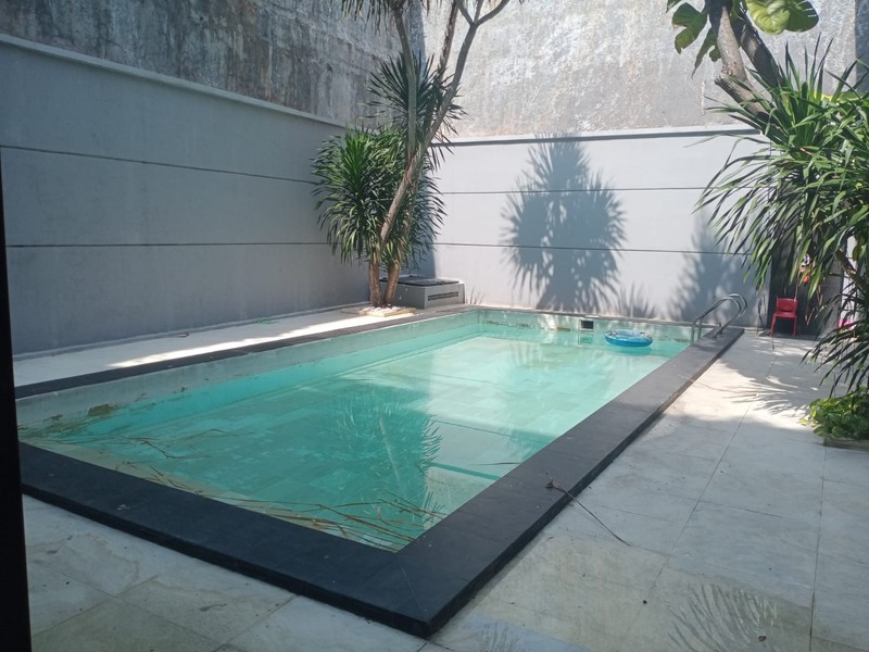 Rumah Mewah Strategis Dekat Pondok Indah