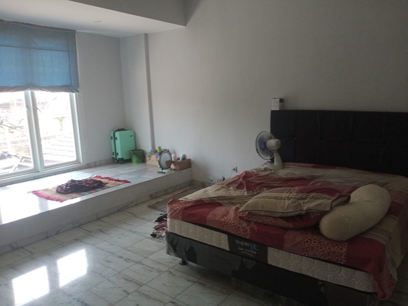 Rumah Mewah Strategis Dekat Pondok Indah