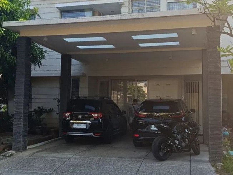 Rumah Dijual Malibu Beach Pakuwon City Mulyorejo Surabaya