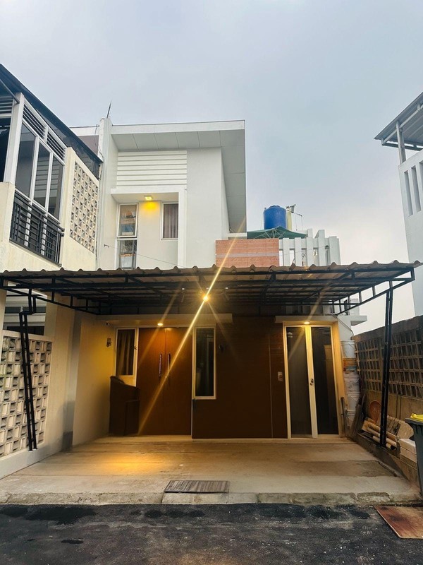 Cinere Blok L Rumah 3 Lantai Furnished Harga Murah Siap Huni