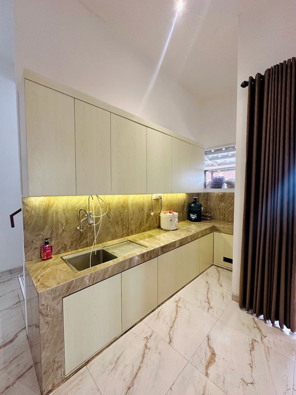 Cinere Blok L Rumah 3 Lantai Furnished Harga Murah Siap Huni