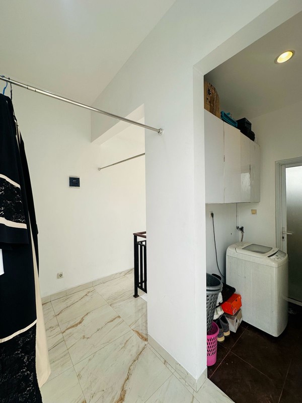 Cinere Blok L Rumah 3 Lantai Furnished Harga Murah Siap Huni