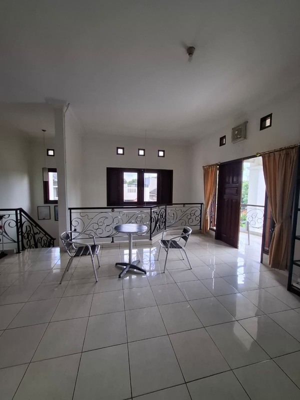 Rumah Mewah 2 Lantai Full Furnish Di Perumahan Tirtasani Gamping 