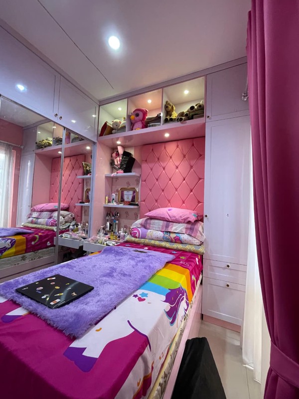 Rumah Cantik 2½ Lantai Di Ciputat dalam Cluster SHM Lokasi Strategis