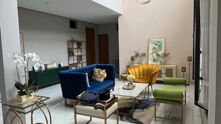 Rumah Mewah Desain Modern Ruang Sport dan Lift di dalamnya @Jakarta Selatan SHM