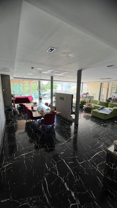 Rumah Mewah Desain Modern Ruang Sport dan Lift di dalamnya @Jakarta Selatan SHM