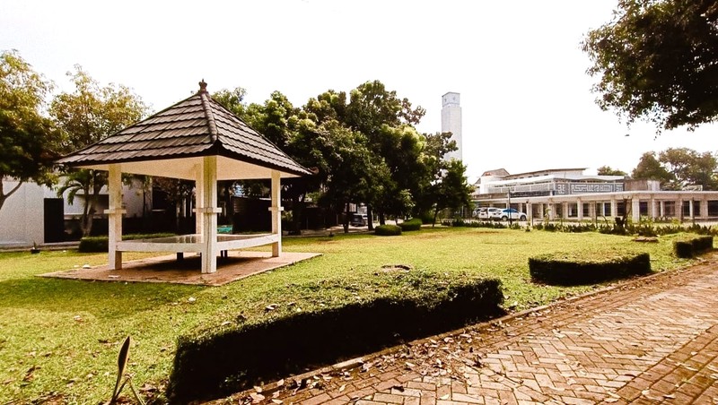 Rumah Lama 1 Lantai di Kawasan Sektor 3 Bintaro Jaya - Tangerang Selatan