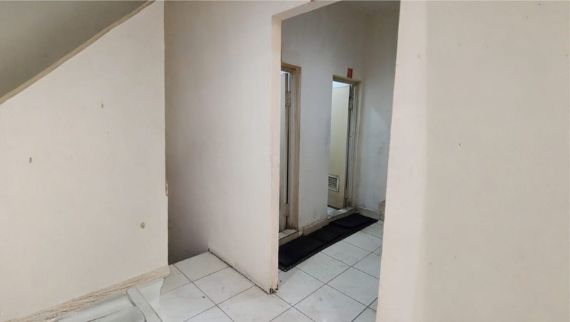 Ruko Disewakan di Jl. Tebet Raya Jakarta Selatan - 3 Lantai + Rooftop, Lokasi Strategis Ramai Usaha