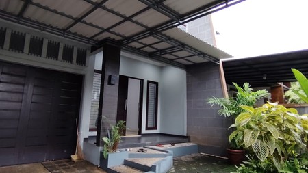 Disewa 2 lantai di dalam Townhouse
