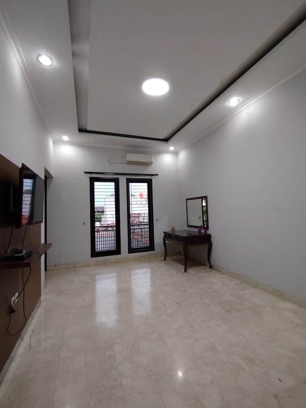 Disewa 2 lantai di dalam Townhouse