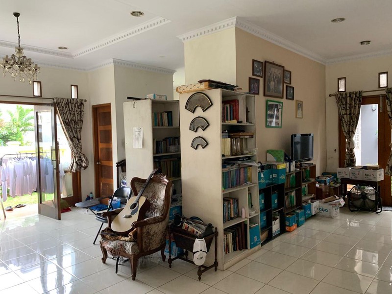 Dijual Rumah + Paviliun 2 lantai di dalam Townhouse.