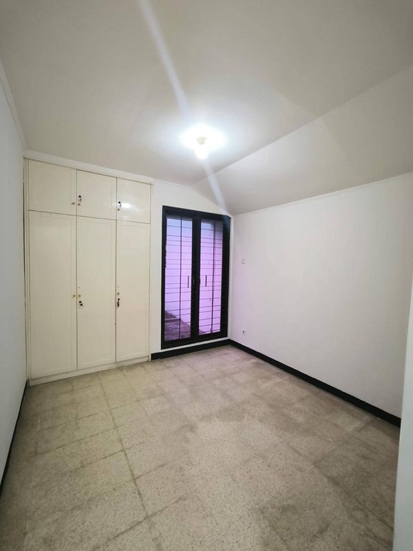 Disewakan Rumah Nyaman dan Strategis di Darmo Permai Surabaya