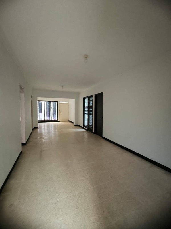 Disewakan Rumah Nyaman dan Strategis di Darmo Permai Surabaya